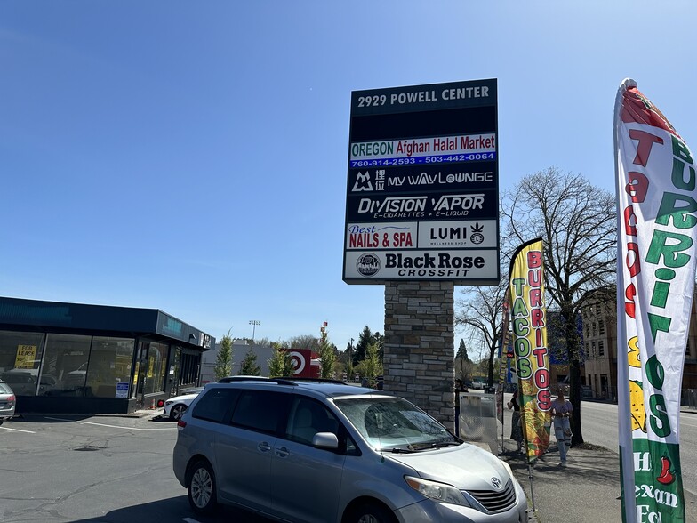 2929 SE Powell Blvd, Portland, OR for rent - Building Photo - Image 1 of 3