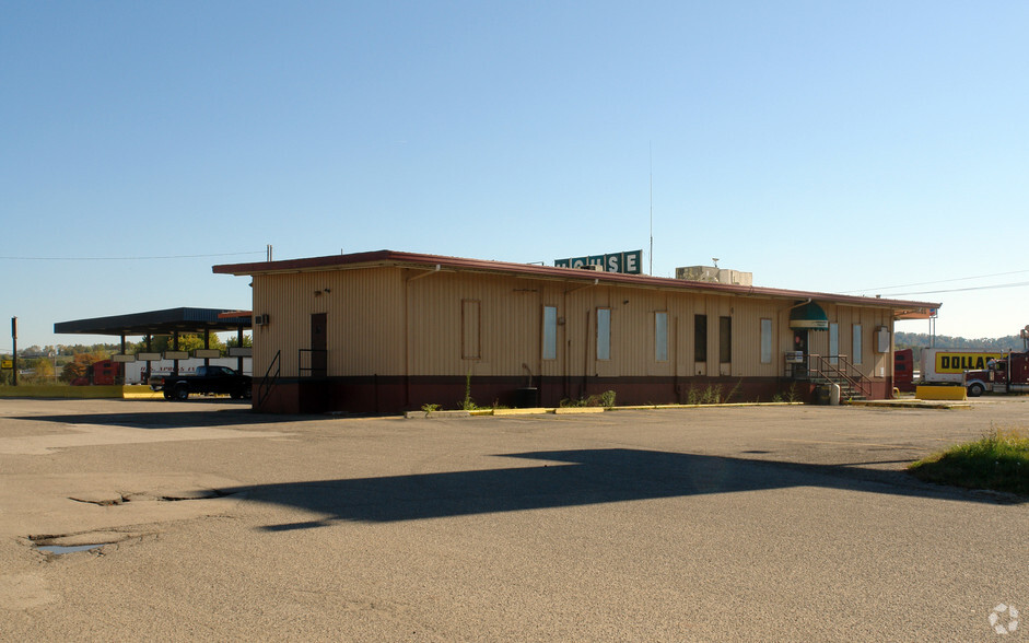 244 Frontage Rd, Mineral Wells, WV for sale - Primary Photo - Image 1 of 1