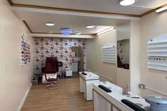 16 High St, St Neots to rent Interior Photo- Image 2 of 3
