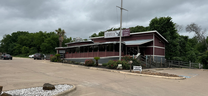 206 E Villa Maria Rd, Bryan, TX for rent Building Photo- Image 1 of 4