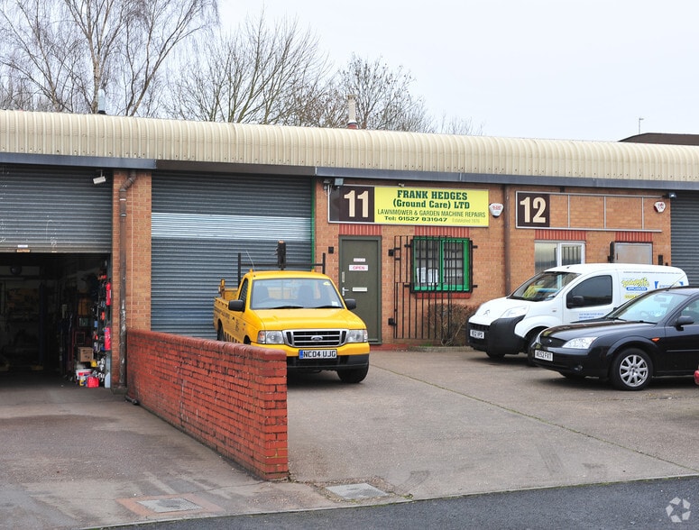 Sanders Rd, Bromsgrove to rent - Primary Photo - Image 1 of 3