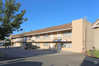 3553 Castro Valley Blvd, Castro Valley, CA for rent Primary Photo- Image 1 of 17