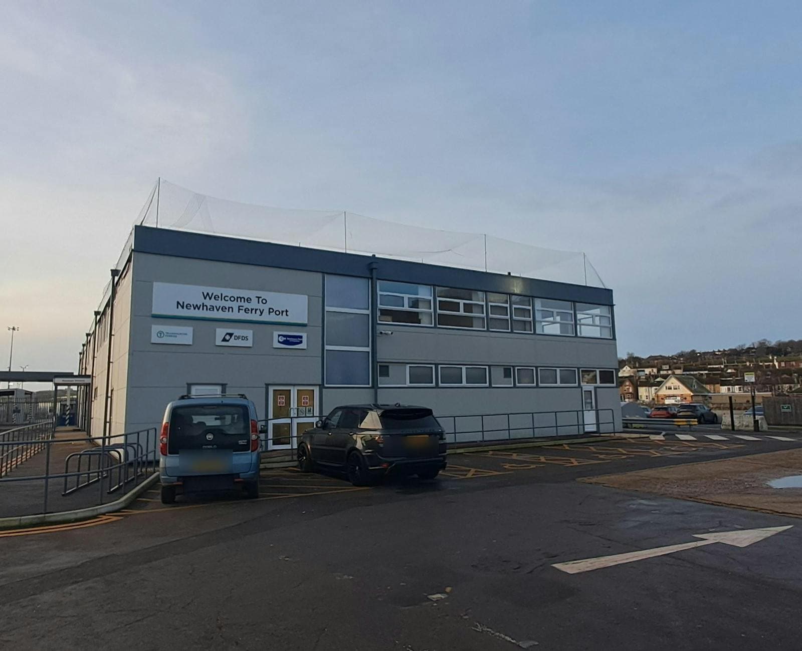 Railway Approach, Newhaven to rent Building Photo- Image 1 of 15