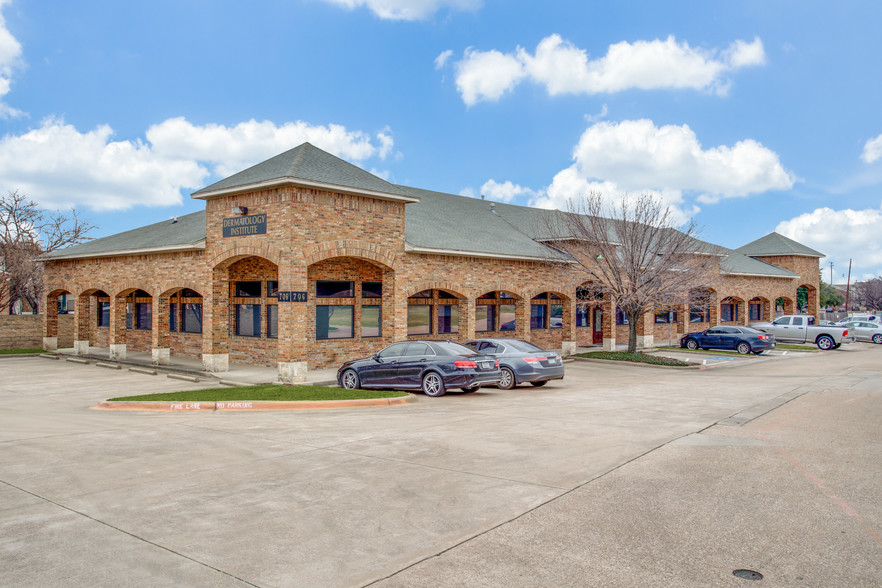 706 W Center St, Duncanville, TX for sale - Primary Photo - Image 1 of 1