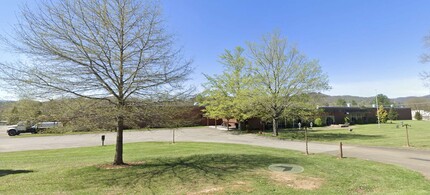 308 Memorial Park Dr, Sparta, NC for rent Building Photo- Image 1 of 7