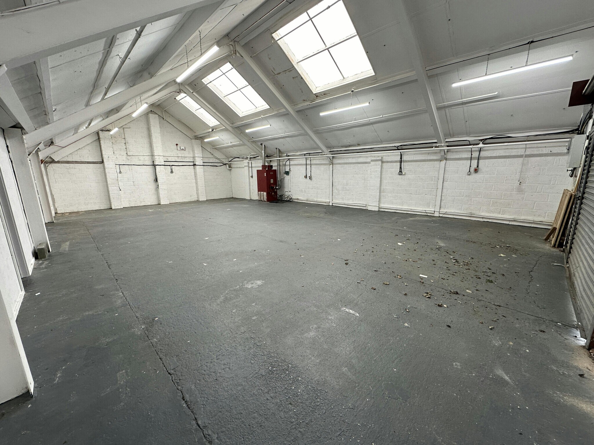 Crondall Rd, Farnham to rent Interior Photo- Image 1 of 3