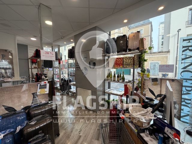 Retail in Boulogne-Billancourt to rent - Interior Photo - Image 3 of 8
