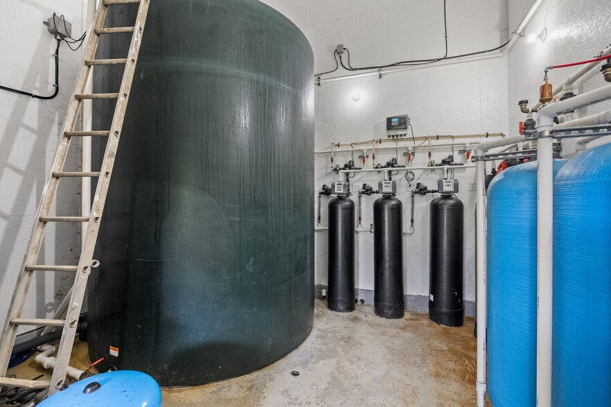 Grant's Landing Marina portfolio of 4 properties for sale on LoopNet.co.uk - Building Photo - Image 3 of 59