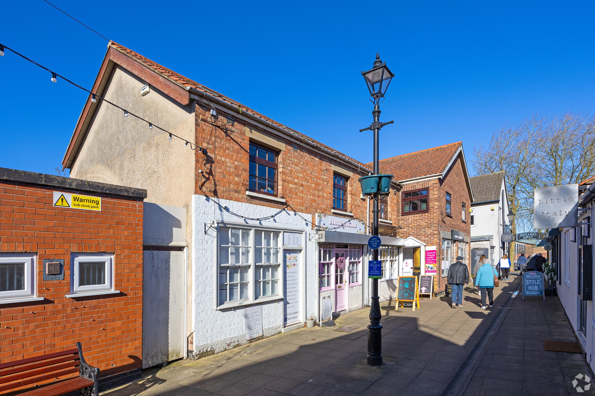 9-21 College Yard, Brigg for sale Primary Photo- Image 1 of 14