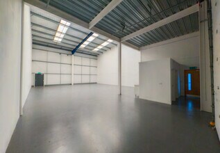 3-6 Goulds Close, Milton Keynes to rent Interior Photo- Image 1 of 1