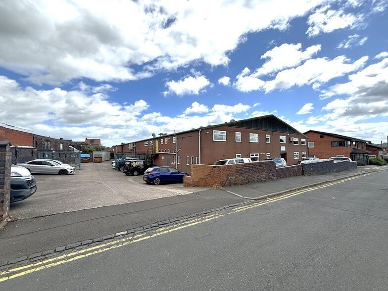 Dunning St, Stoke On Trent to rent - Building Photo - Image 3 of 21