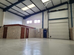 Galveston Grv, Stoke On Trent to rent Interior Photo- Image 2 of 4