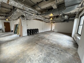 16 E 52nd St, New York, NY for rent Building Photo- Image 2 of 4