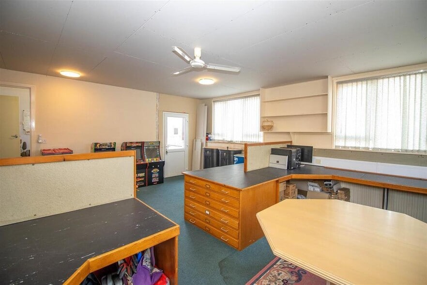 22 Buccleuch St, Hawick for sale - Building Photo - Image 2 of 25