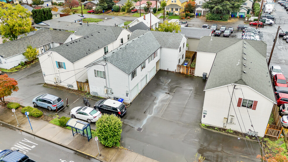 8218 SE Washington St, Portland, OR for sale - Building Photo - Image 3 of 11