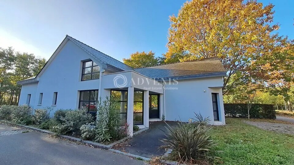 Office in Carquefou to rent Building Photo- Image 1 of 7