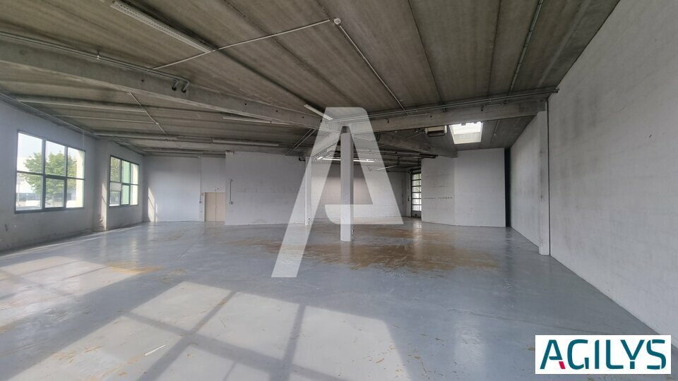 2 Place Marcel Rebuffat, Villejust to rent Interior Photo- Image 1 of 7