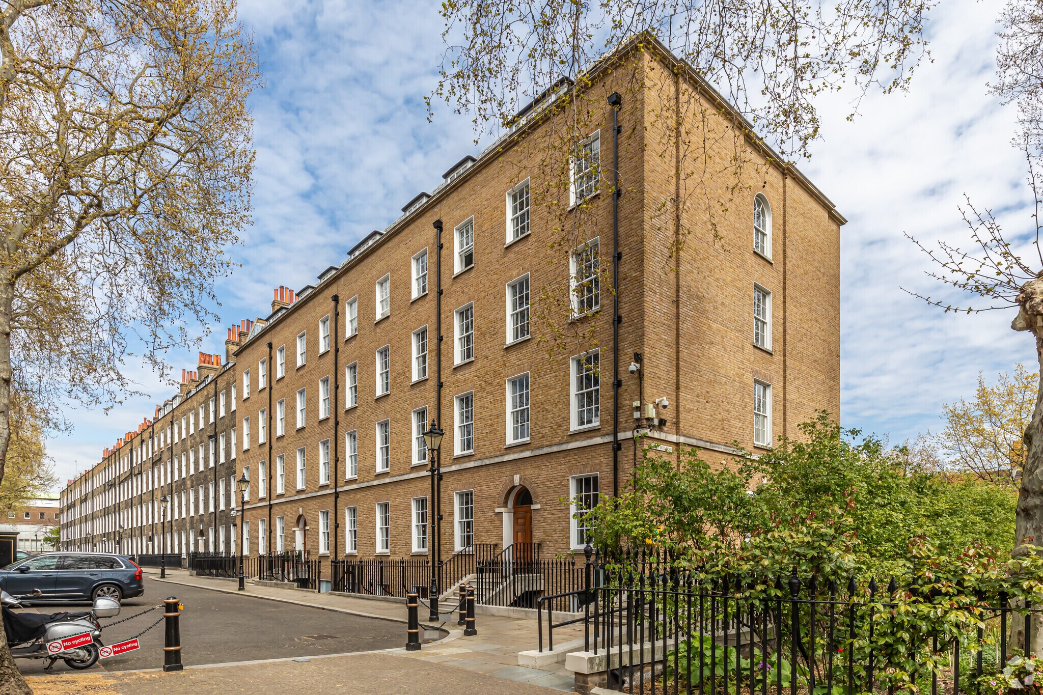 Grays Inn Gdns, London for sale Primary Photo- Image 1 of 1