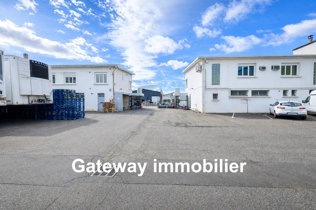 Vente Entrepôt 7 200 m² - Photo 1