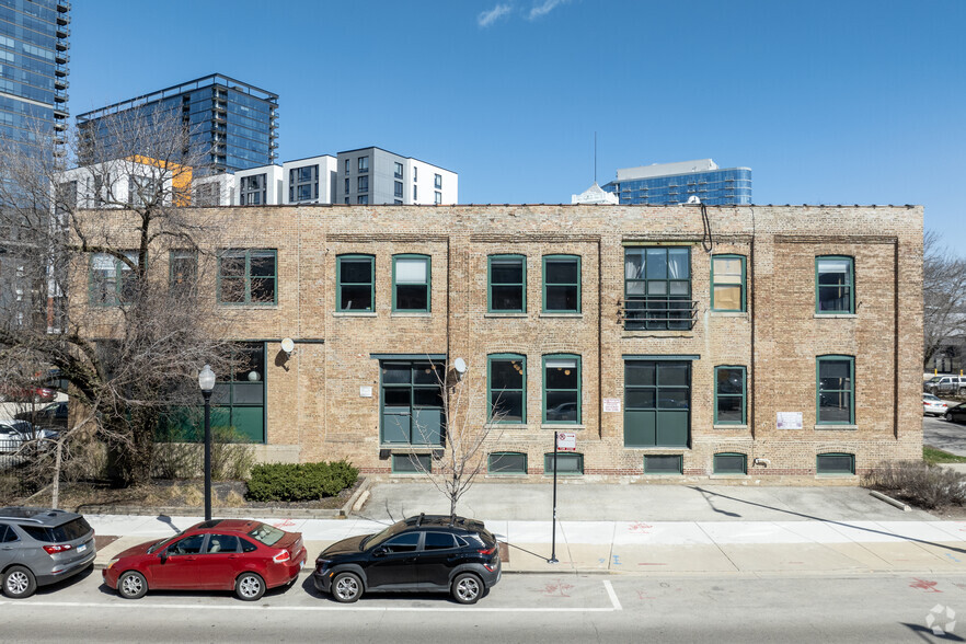 848 W Eastman St, Chicago, IL for rent - Building Photo - Image 2 of 11