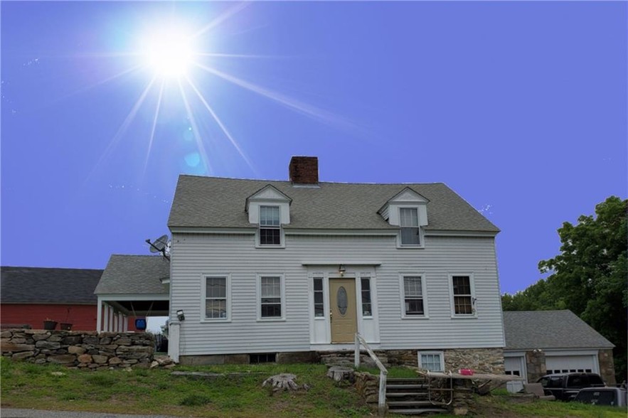 1007 Snake Hill Rd, North Scituate, RI for sale - Primary Photo - Image 1 of 1