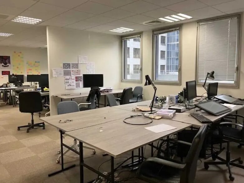 Office in Montreuil for sale - Interior Photo - Image 2 of 7