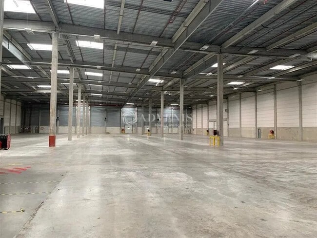 Location Entrepôt 6 000 m²