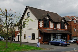 7 York Rd, Woking for rent Primary Photo- Image 1 of 3