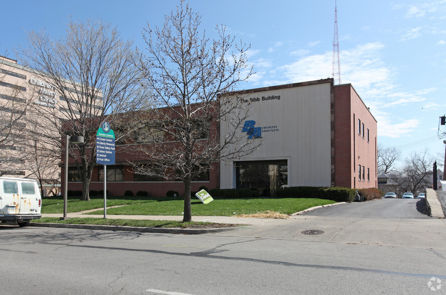 3131 Broadway St, Kansas City, MO for rent - Building Photo - Image 1 of 3