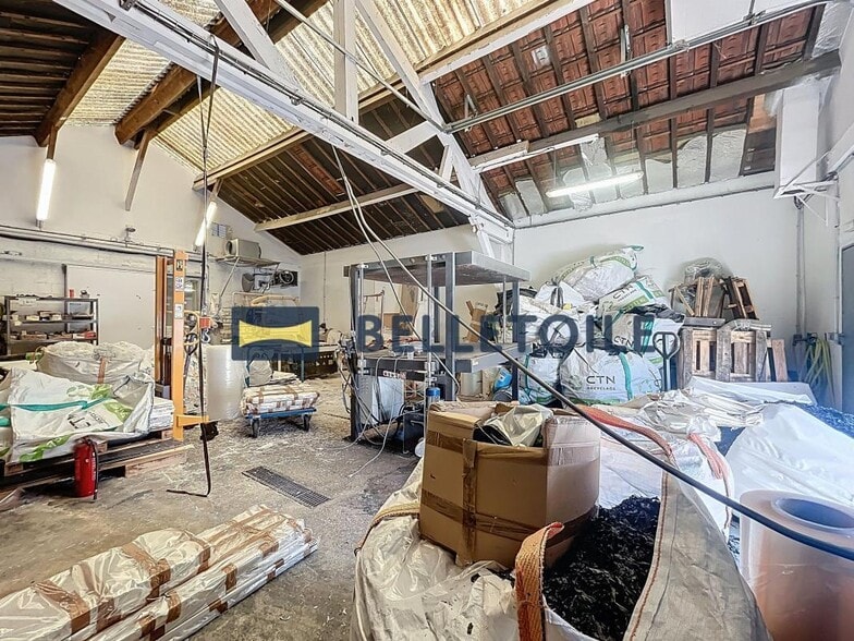 Industrial in Villeneuve-Saint-Georges to rent - Interior Photo - Image 3 of 9