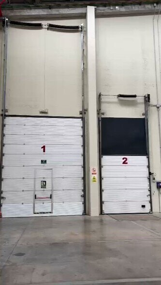 Carrer Mas de Porchinos, 3, Riba-roja de Túria, Valencia to rent - Commercial Listing Video - Image 2 of 23