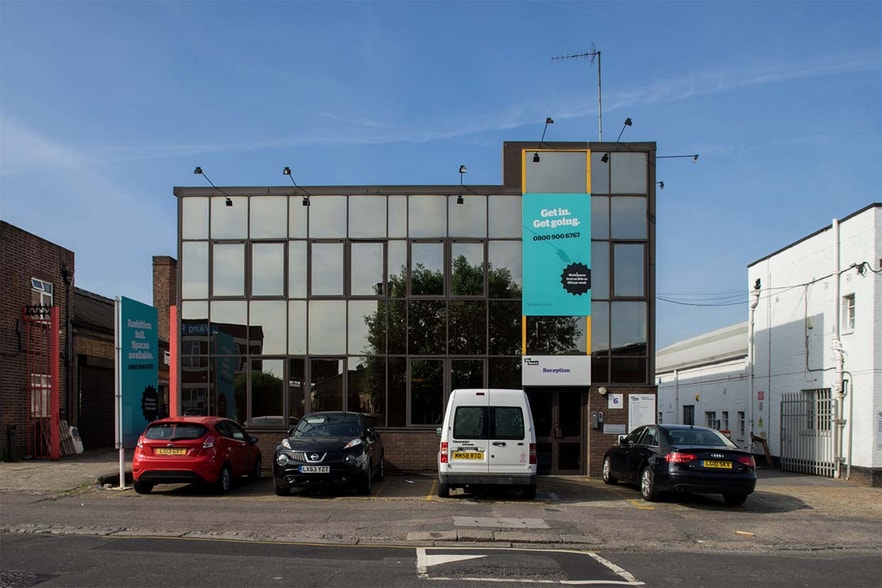 4-6 Wadsworth Rd, Greenford to rent - Building Photo - Image 2 of 6