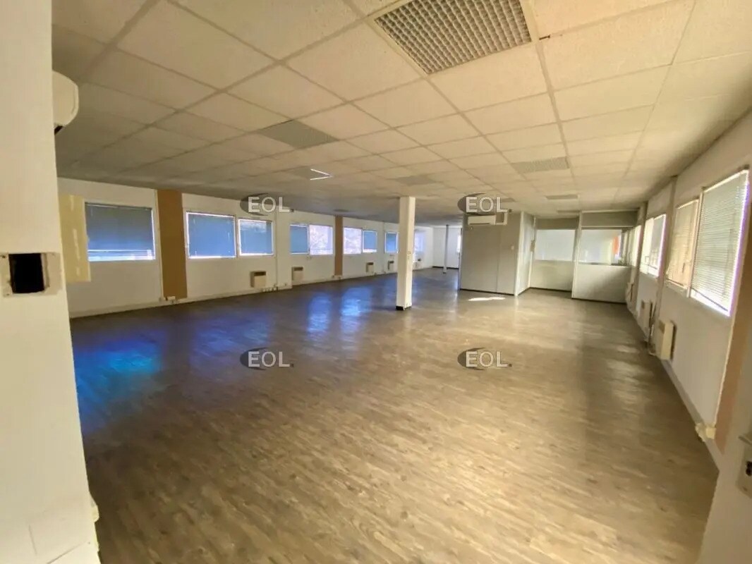 Office in Vitrolles to rent Interior Photo- Image 1 of 5