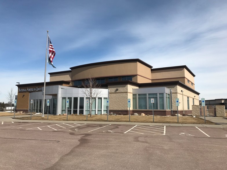 5801 S Corporate Pl, Sioux Falls, SD for sale - Primary Photo - Image 1 of 1