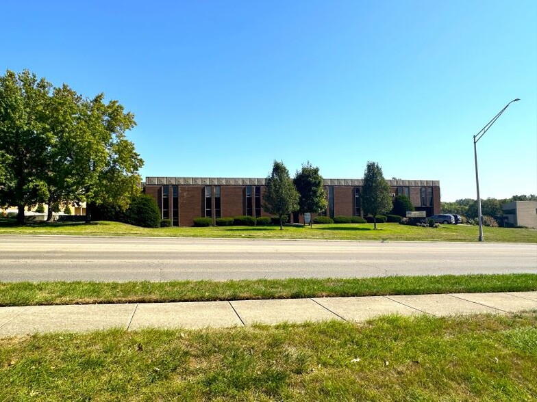 5250 Far Hills Ave, Kettering, OH for rent - Building Photo - Image 3 of 14