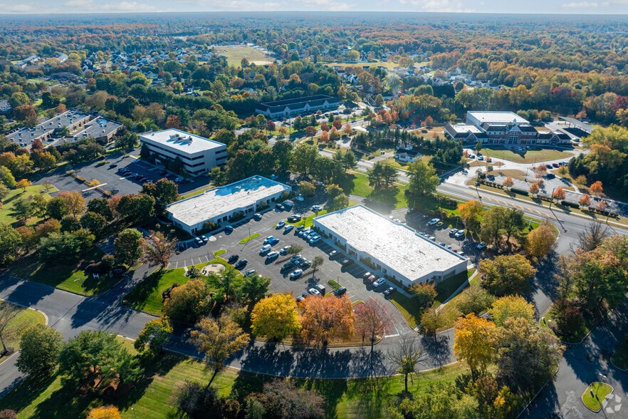 1 & 3 Eves Dr - Medical/Office Portfolio portfolio of 2 properties for sale on LoopNet.co.uk - Aerial - Image 3 of 15