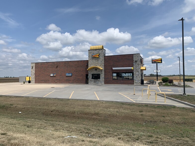 917 N Broadway Ave, Sterling, KS for sale - Building Photo - Image 3 of 7