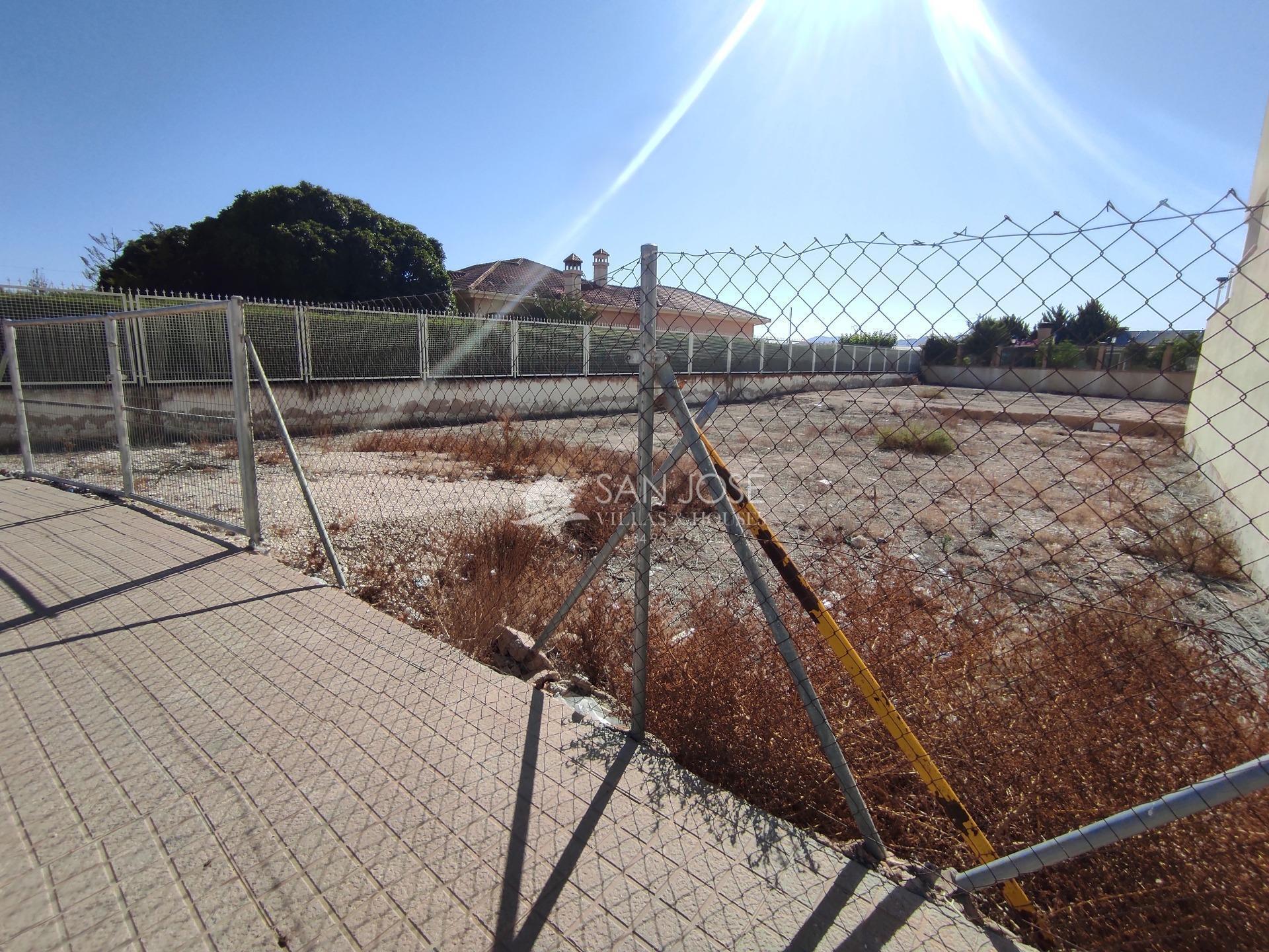 Land in Monforte del Cid, Alicante for sale Primary Photo- Image 1 of 4