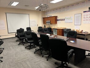 29-76 Northern Blvd, Long Island City, NY to rent Interior Photo- Image 2 of 4