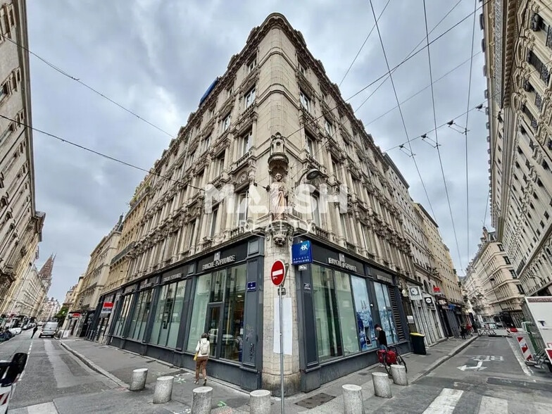 Office in Lyon for sale - Building Photo - Image 1 of 12