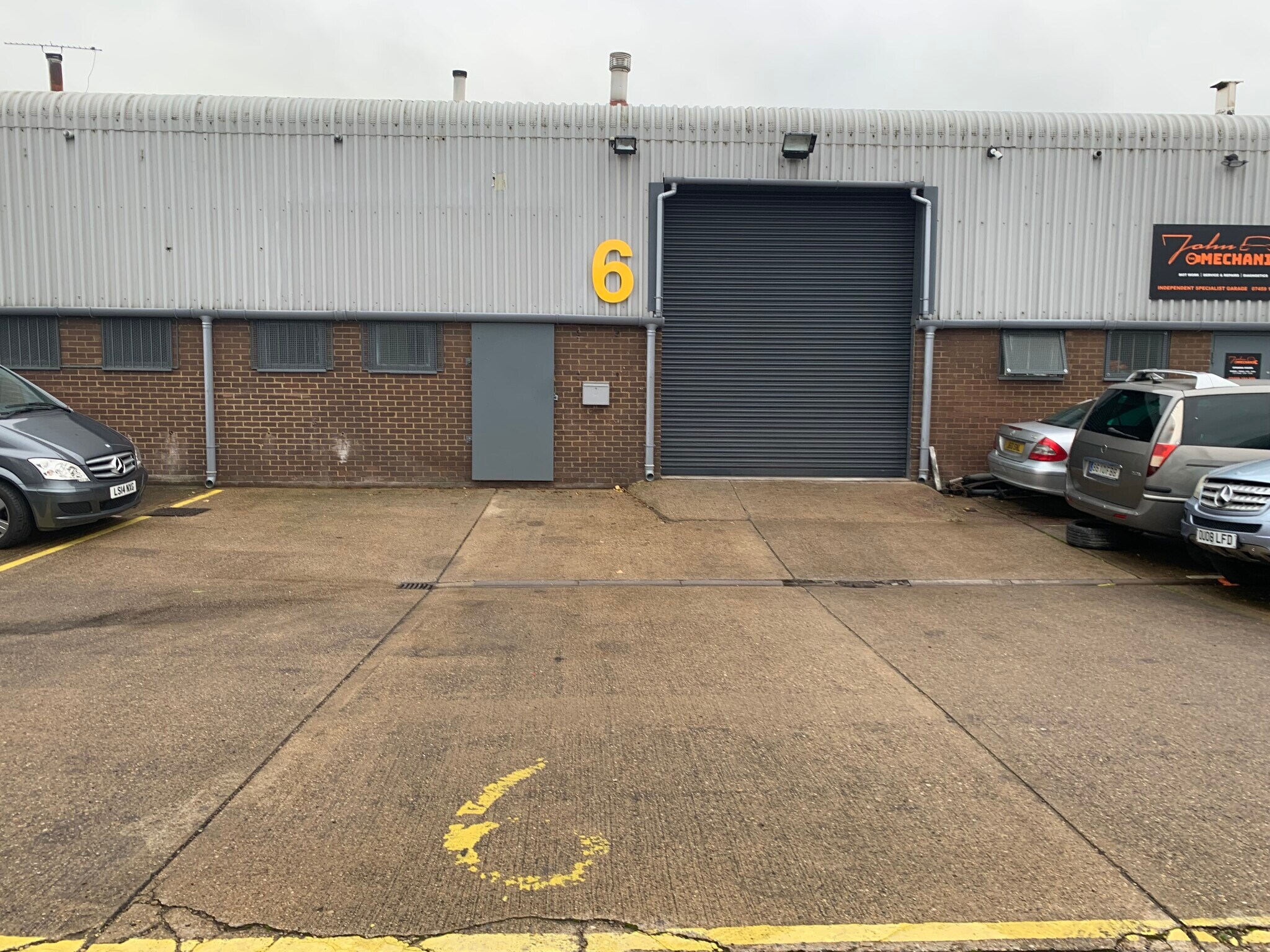 4-8 Wellington Pl, Milton Keynes to rent Primary Photo- Image 1 of 8