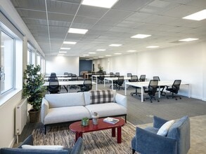 60 South Gyle Crescent, Edinburgh to rent Building Photo- Image 2 of 10
