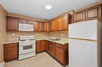 110 Van Pelt Ave, Staten Island, NY to rent Interior Photo- Image 2 of 18