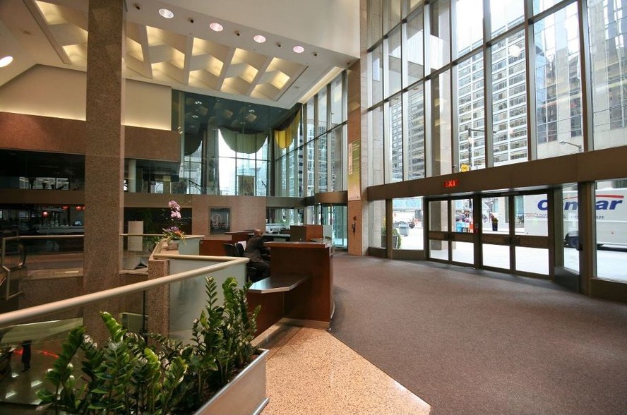 121 King St W, Toronto, ON for rent - Lobby - Image 2 of 6