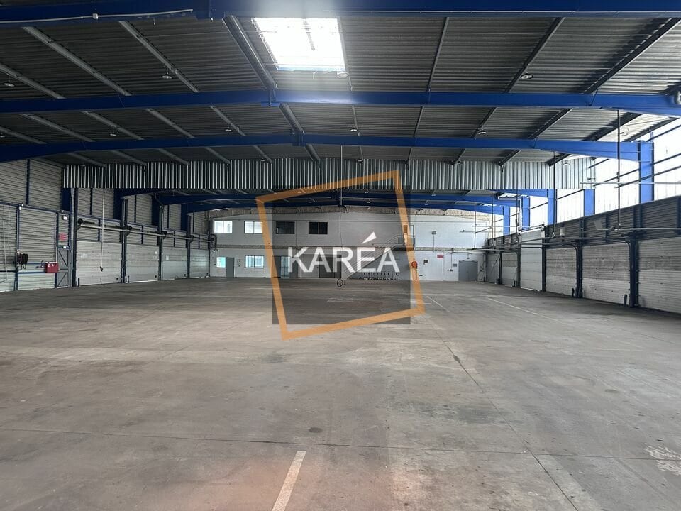 Industrial in Ferrières-en-Brie to rent Building Photo- Image 1 of 6