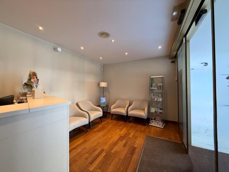 Office / Retail in Barcelona, Barcelona to rent - Interior Photo - Image 3 of 3