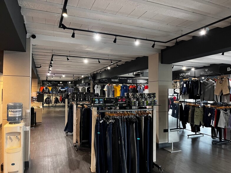 116-121 Bury New Rd, Manchester for sale - Interior Photo - Image 2 of 4