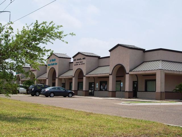 3118-3122 Center Pointe Dr, Edinburg, TX for rent - Building Photo - Image 3 of 66