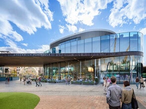 Peninsula Sq, London to rent Building Photo- Image 2 of 6