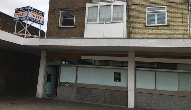 More details for 20-22 Grover Walk, Corringham - Retail to Rent